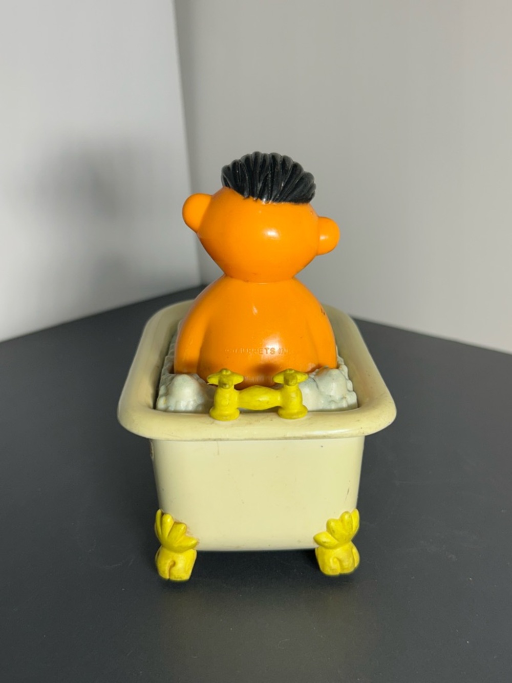 Vintage 1988 ILLCO Sesame Street Ernie Bubble Bath/Rubber Ducky Tub Racer - Picture 4 of 8